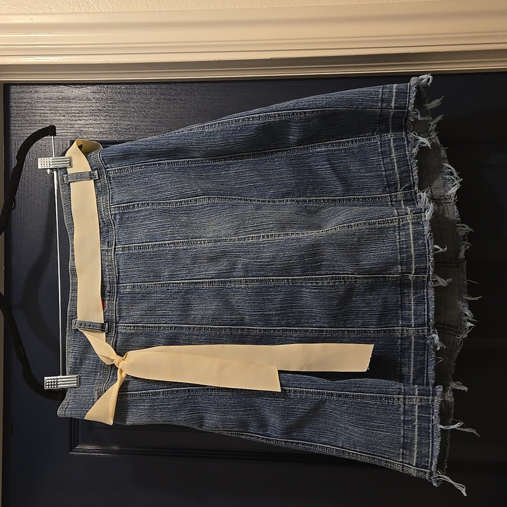 8 Denim raw hem flare skirt